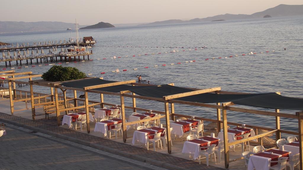 Ado Beach Hotel Тургутрейс Экстерьер фото