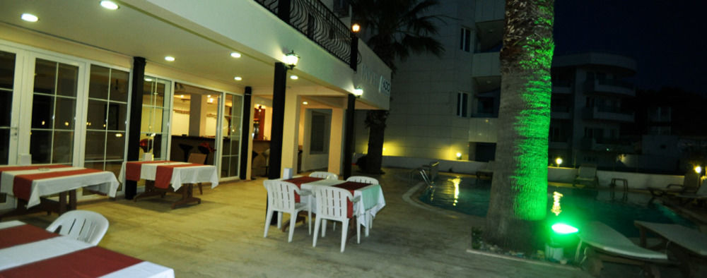 Ado Beach Hotel Тургутрейс Экстерьер фото